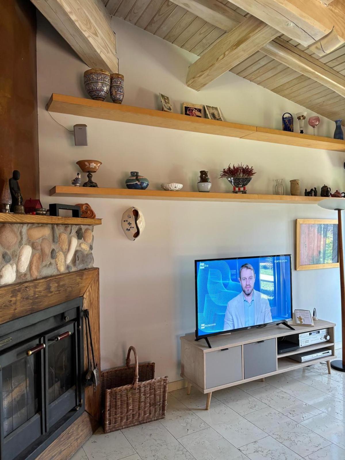 Casa Pratolungo Guest House เวลเลตริ ภายนอก รูปภาพ